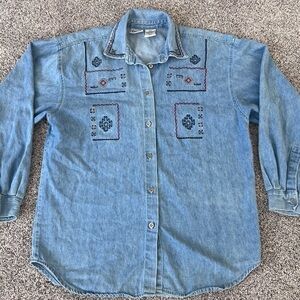 Vintage Capacity Light Wash Embroidered Full Sleeve Chambray Shirt Women’s M